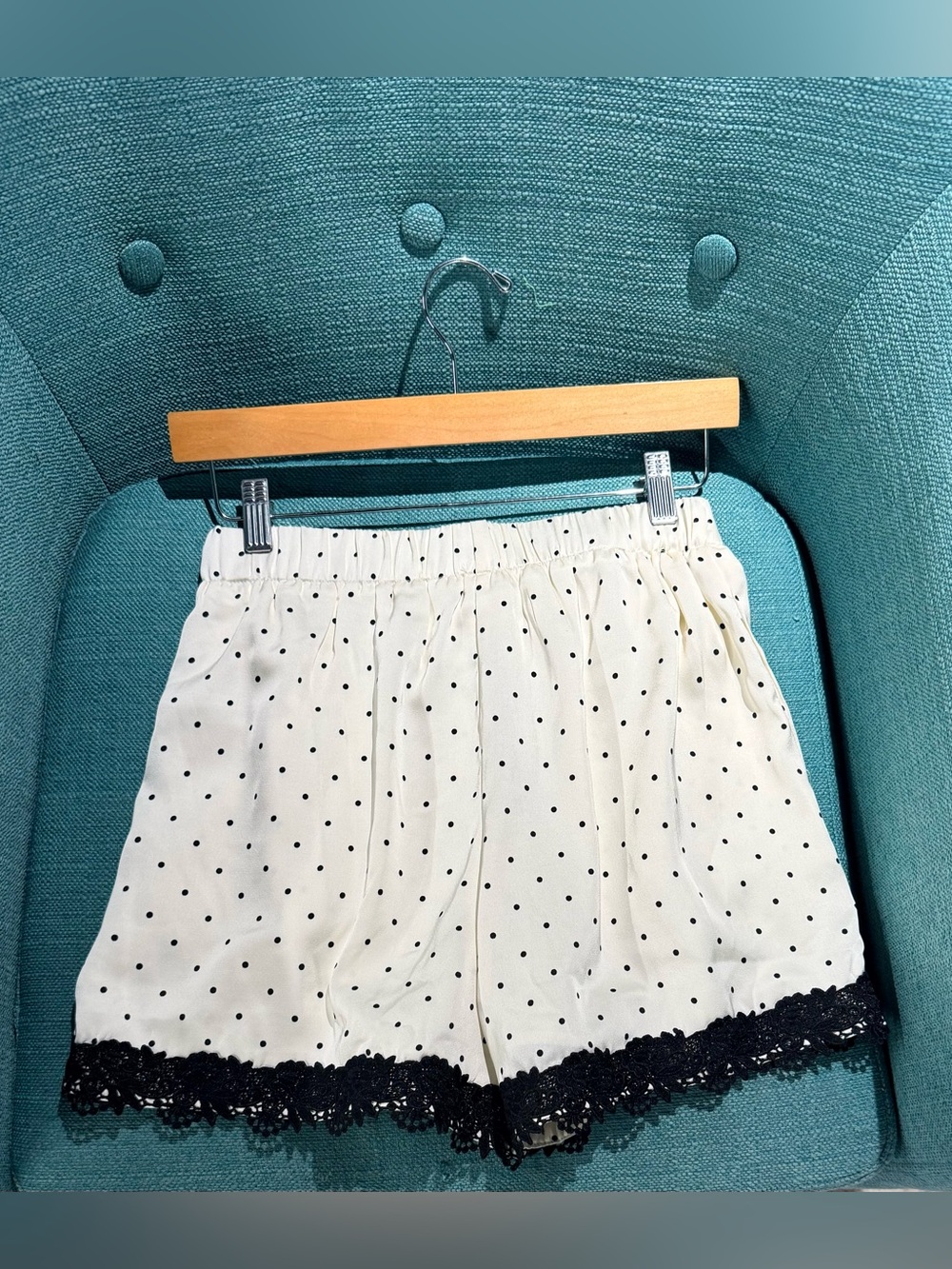 NWT DAVI & DANI CREAM POLKA DOT SHORTS WITH LACE TRIM, VARIOUS SIZES